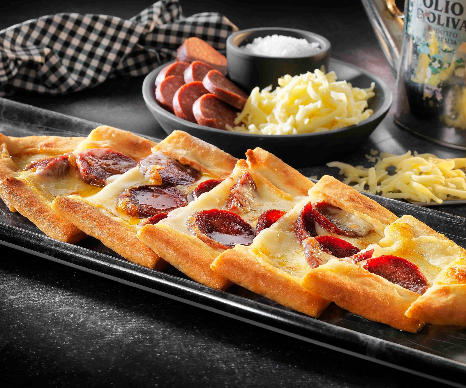 Kaşar - Sucuk Pide